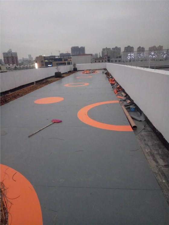 學校膠地板詳見