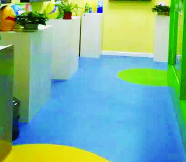 美術教育小學地板